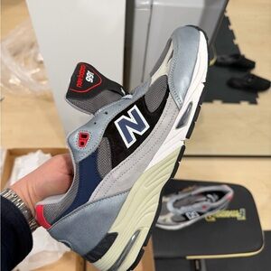 New Balance 991 Gray and Navy Sneakers